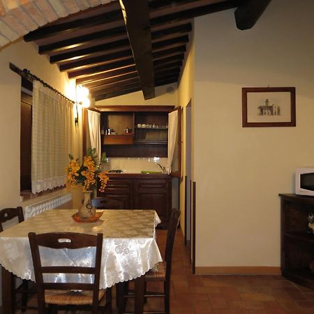 Agriturismo Casale Delle Lucrezie Todi Exteriör bild