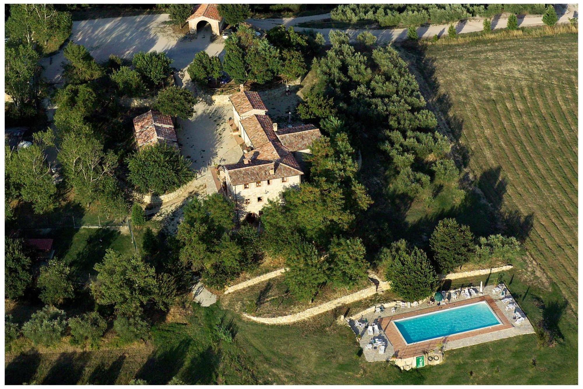 Agriturismo Casale Delle Lucrezie Todi Exteriör bild